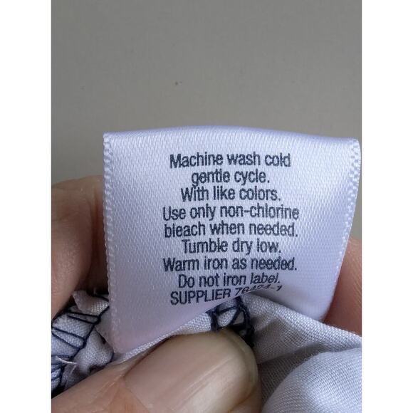 St Johns Bay Pants Womens 8 Blue Floral Lightweight Capris - Picture 9 of 10